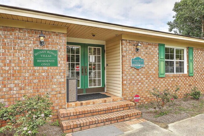 Building Photo - 109 Elmwood Ave