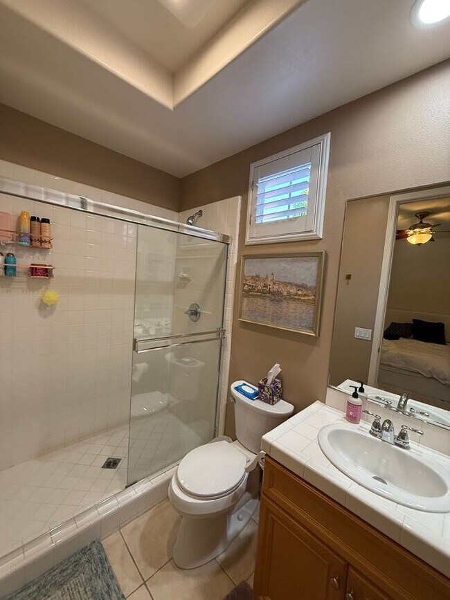 Building Photo - Lovely home in desirable Moorpark neighborhood