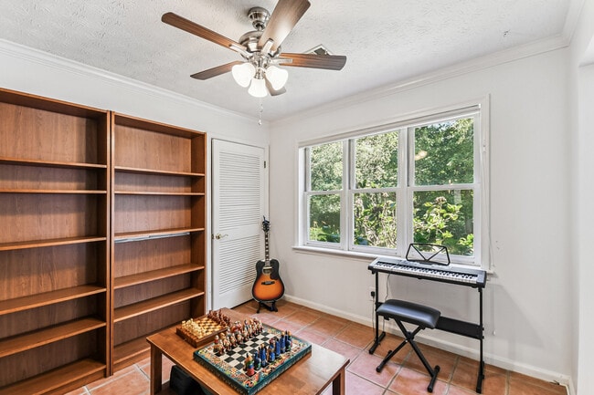 Building Photo - 19 Normandy Ct