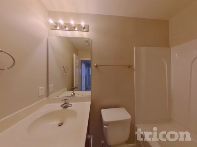 Building Photo - 258 Drooping Leaf Ln