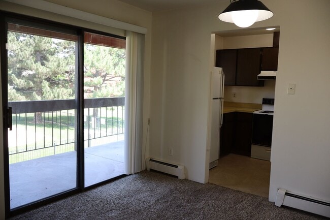 Building Photo - 2 Bedroom Condo Near CSU