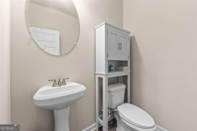 Building Photo - 180 Ascott Trace