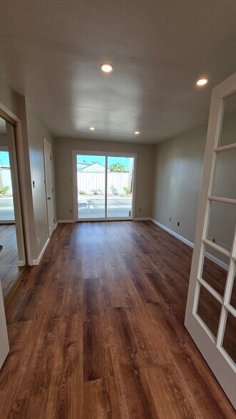 Room 1 master - 1203 Cobb St