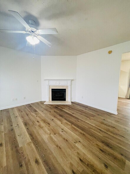 Building Photo - 3709 Hutchinson Trace Dr