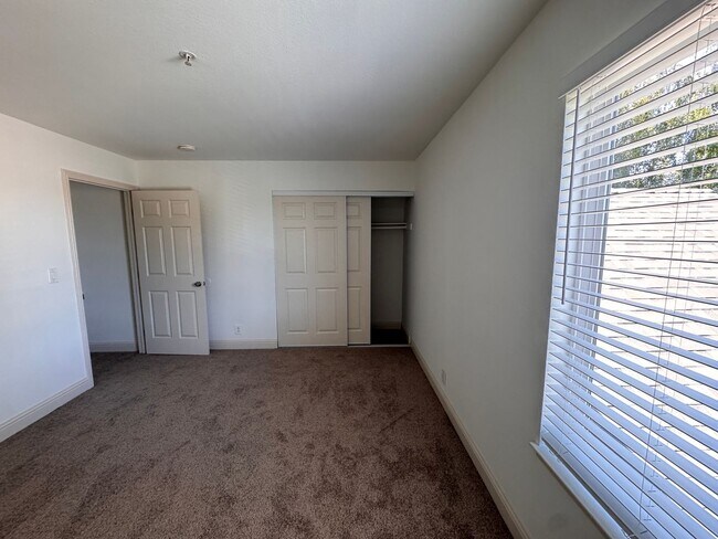 Building Photo - Updated 3 Bedroom Home in North Salinas