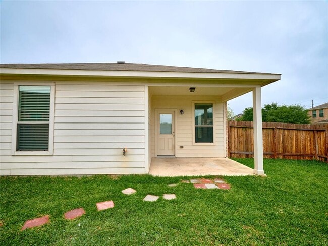 Building Photo - 1426 S Maple Dr