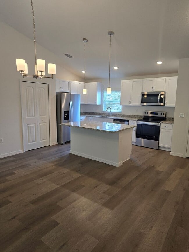 Building Photo - Brand New Home!