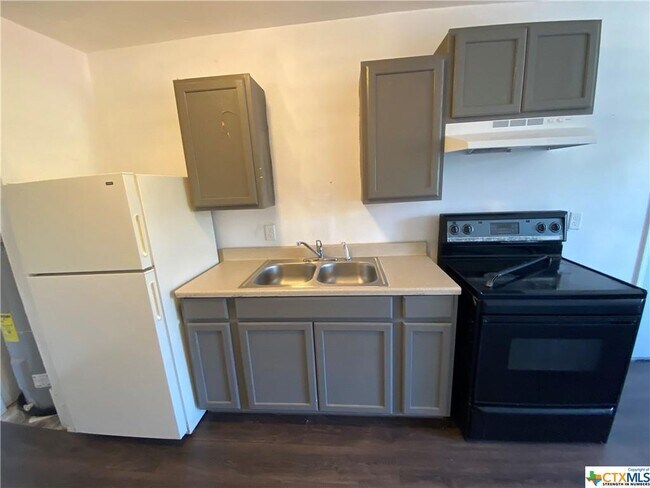 Building Photo - 1209 N 10th St