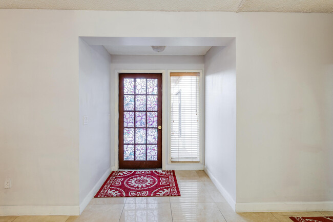 Building Photo - 4245 Landar Dr