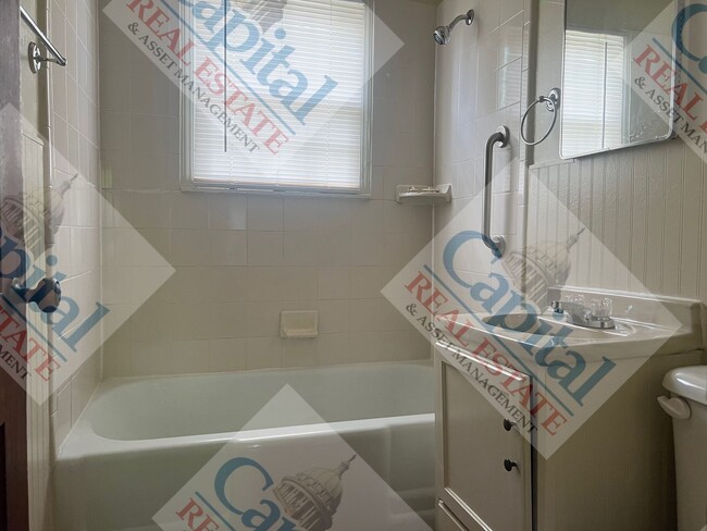 Building Photo - Take the Key!!!