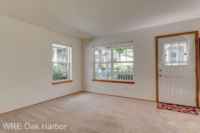 Building Photo - 2 br, 1 bath House - 161 W Whidbey Ave #32