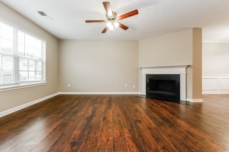 Building Photo - 6432 E Meyer Dr