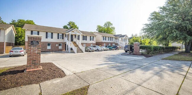 Building Photo - 609 Nixon St