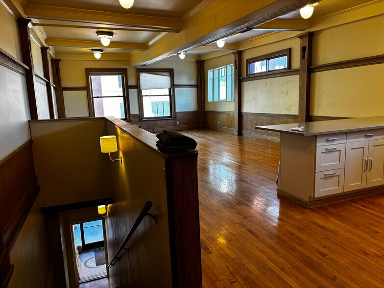 Building Photo - 27 N Main St