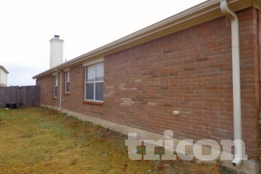 Building Photo - 8457 Asheville Ln