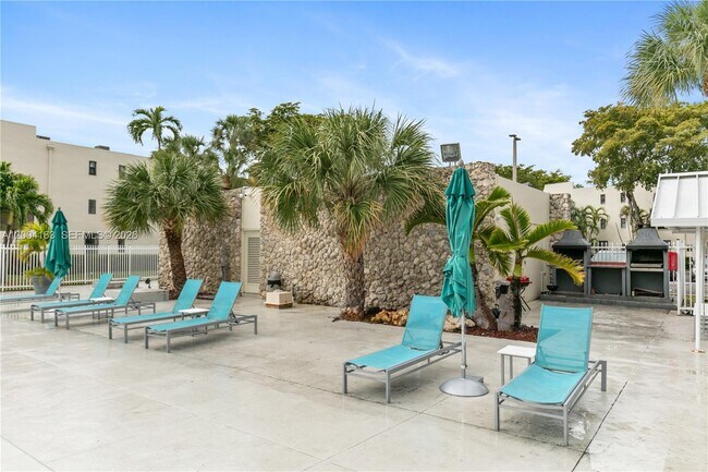 Building Photo - 20291 NE 30th Ave