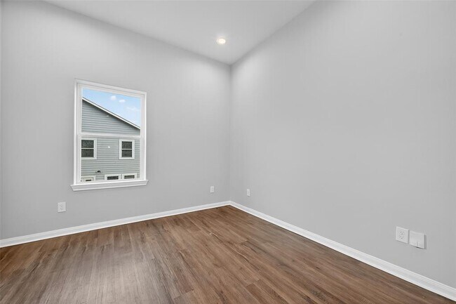 Building Photo - 4922 Paradigm Ln