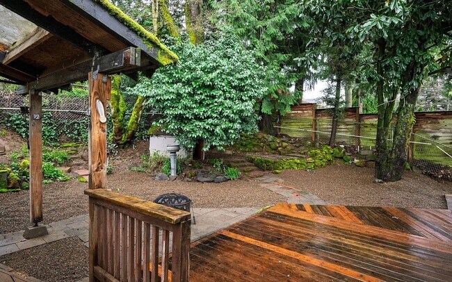 Building Photo - Remodeled 3 Bedroom, 1 Bath Home with Fenced Yard