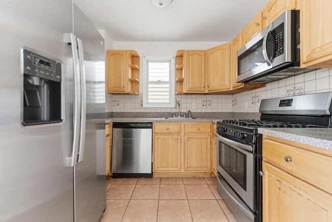 Building Photo - 46 Armstrong Ave