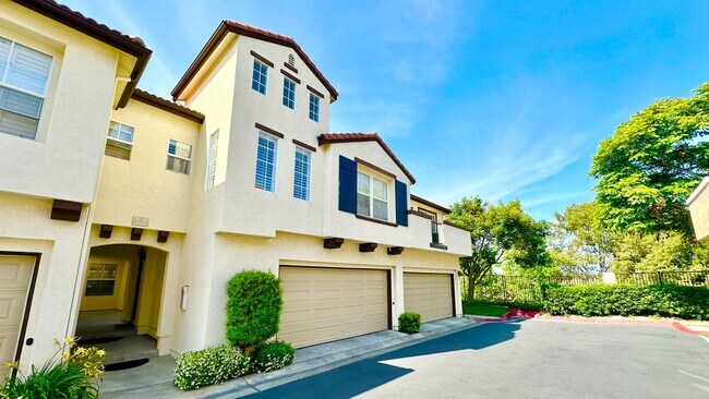 Building Photo - 5010 Golondrina Way