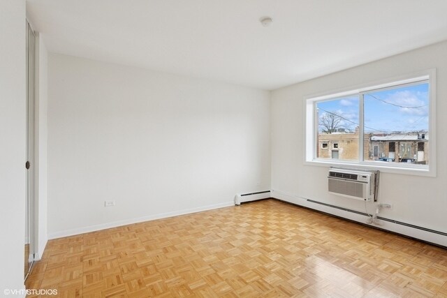 Building Photo - 1136 Greenleaf Ave