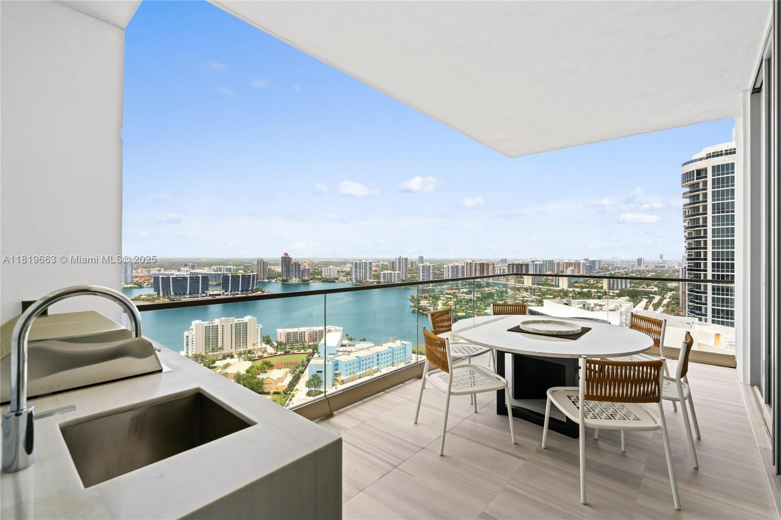 Building Photo - 17975 Collins Ave