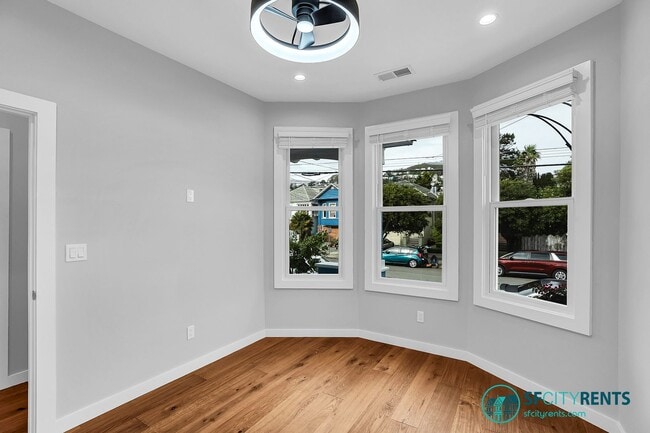 Building Photo - Sunnyside: Newly Renovated Single Family H...