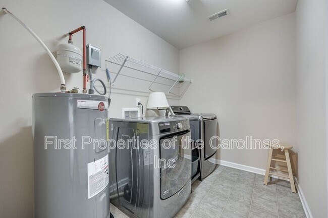 Building Photo - 1430 Harpers Inlet Dr