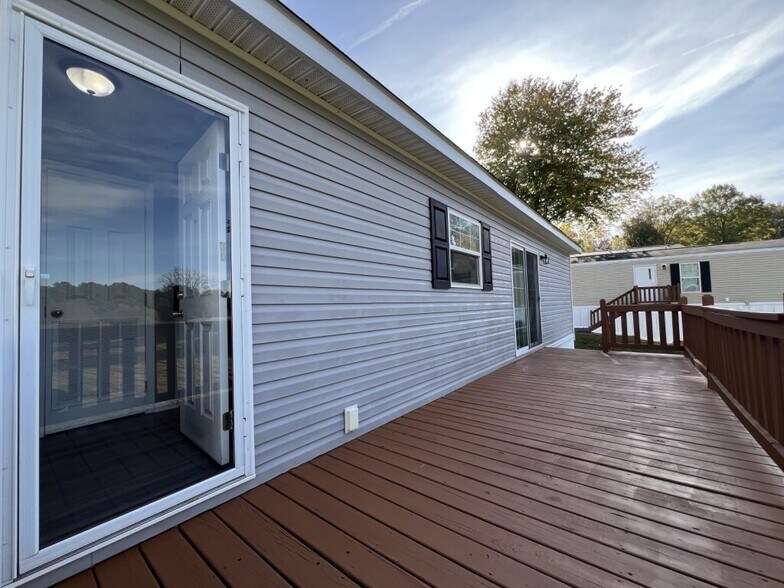 Building Photo - 158 Sugar Maple Dr