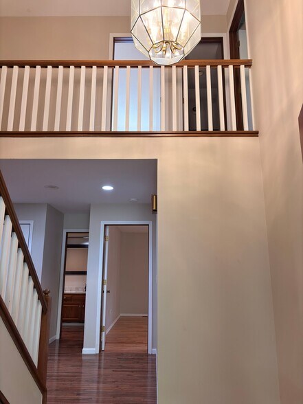 Building Photo - 5990 Kirkwall Ct W