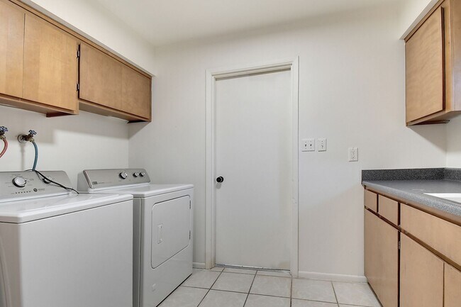 Building Photo - Spacious 4BR Tempe Home with Private Pool Near ASU