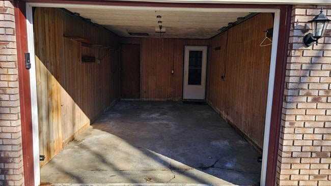 Building Photo - 3306-3308 Shelley Dr