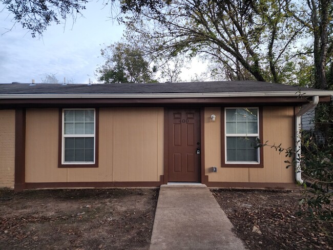 Building Photo - Canton TX Apartments