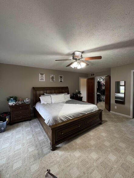 Building Photo - 4 Compass Point Ct