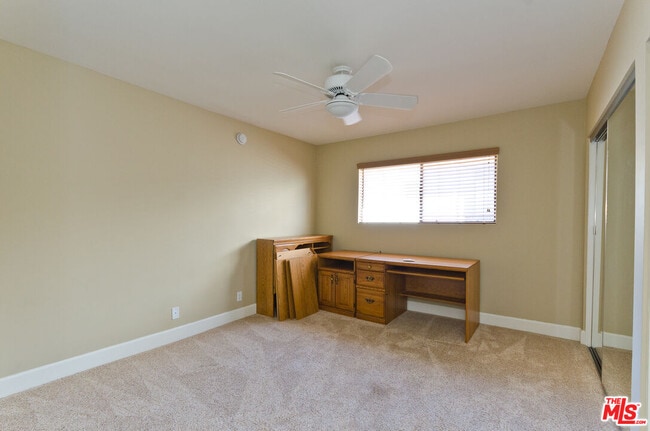 Building Photo - 10982 Roebling Ave