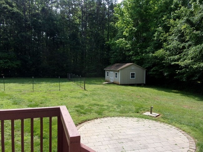 Building Photo - COMING SOON!! 3 Bedroom 2 Bath Home on over 1 Acre in York with Clover Schools