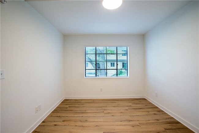 Building Photo - 43 25th St NW