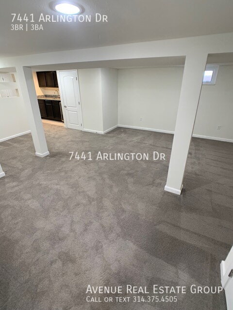 Building Photo - 7441 Arlington Dr