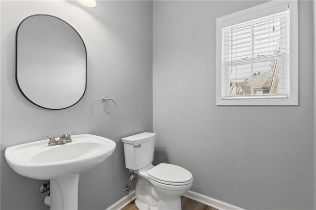 Building Photo - 1304 Kirkwood Ln