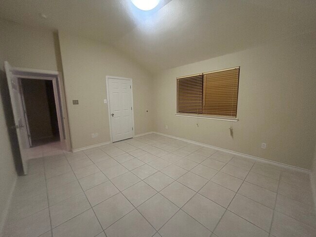 Building Photo - 17235 Glenpatti Dr