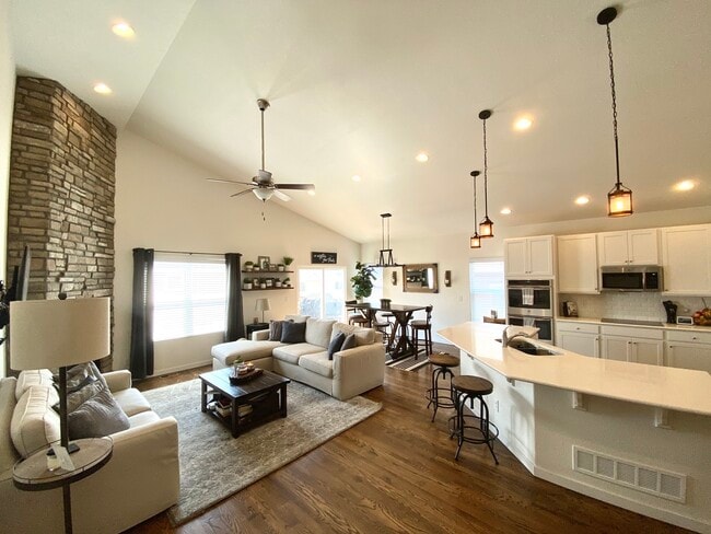 Building Photo - 1686 Derbyshire St