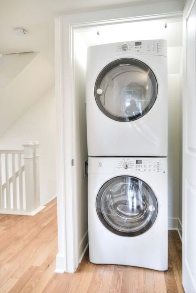 Building Photo - Catherine924