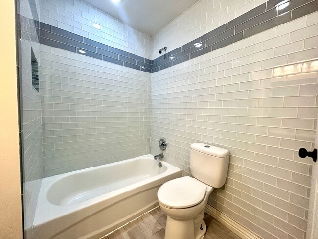 Building Photo - Updated 3 Bed / 2 Bath home with Single Car Garage in Farmington