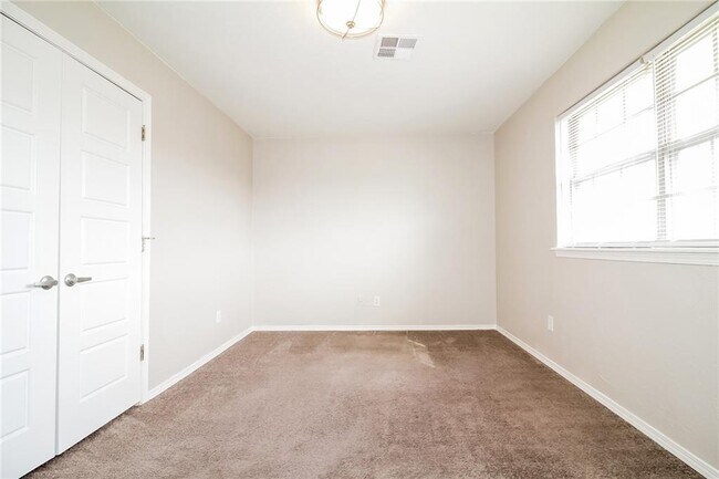 Building Photo - 2613 SW 90th St