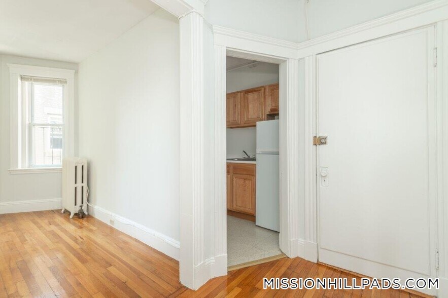 Building Photo - 49 Worthington St