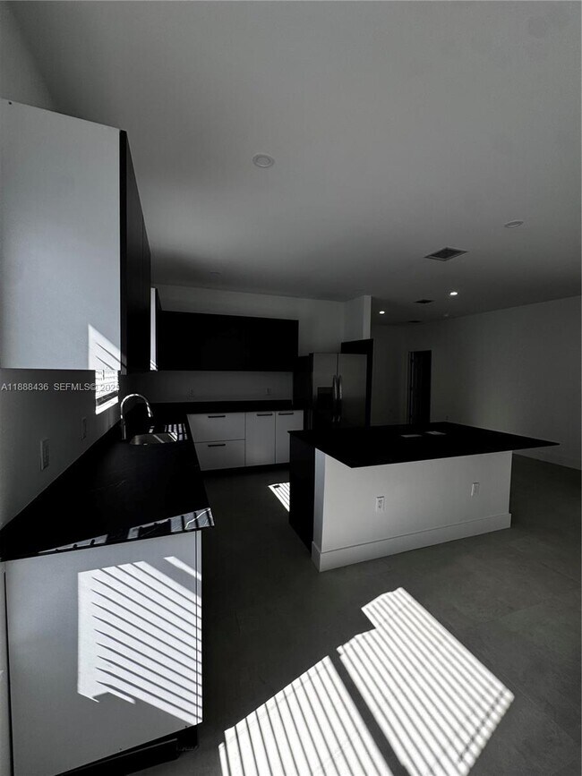 Building Photo - 2541 NW 9th St