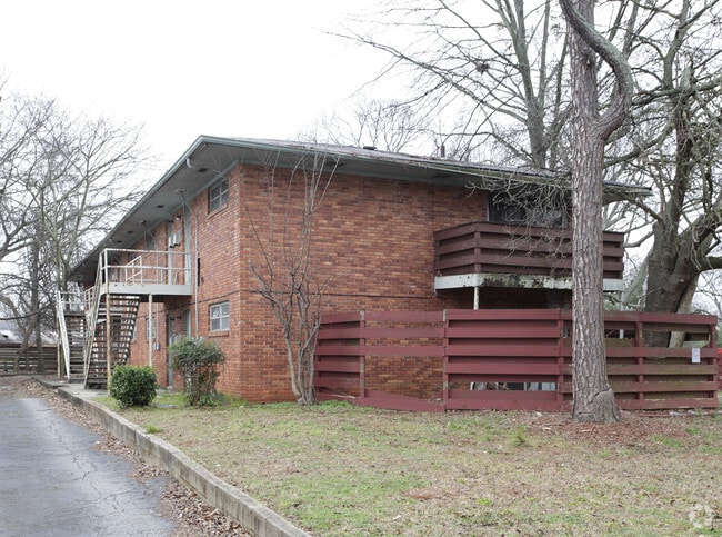 Building Photo - 1744 Lyle Ave
