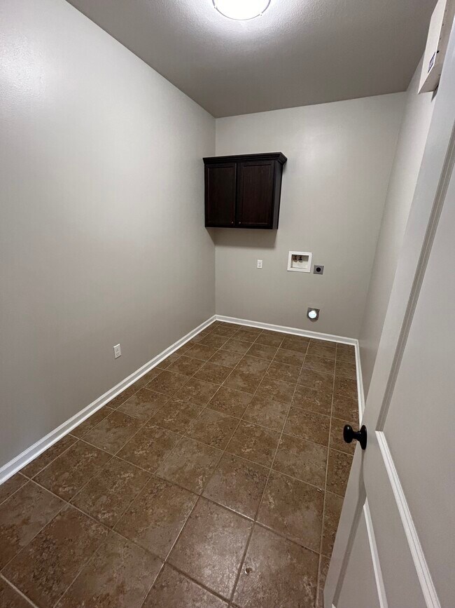 Laundry Room - 14215 Martinique Drive