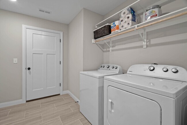 Building Photo - 3401 Yellowwood Dr