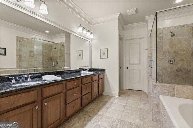 Building Photo - 807 Creekgarden Court